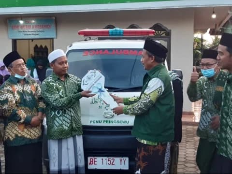 PCNU Pringsewu Serahkan 1 Unit Mobil Ambulans ke NU Gadingrejo