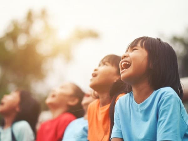 Bagaimana agar Anak Menghormati Teman yang Berbeda Agama?