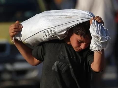 Anak-Anak yang Mengantre Suplemen Tewas dalam Serangan Israel