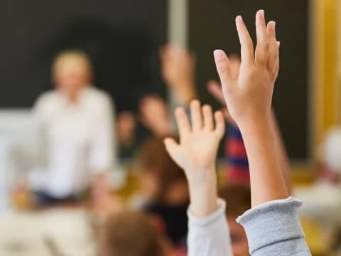 Menjawab Pertanyaan Anak: Di Mana Allah Berada?