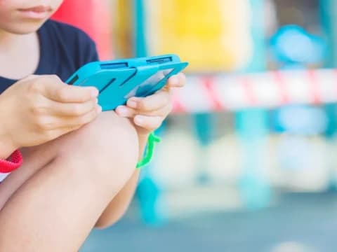 4 Lingkungan Pendidikan Anak yang Perlu Diawasi, Dunia Digital Faktor Paling Krusial