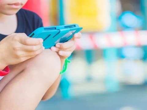 45 Persen Anak Jadi Korban Perundungan Lewat Chatting
