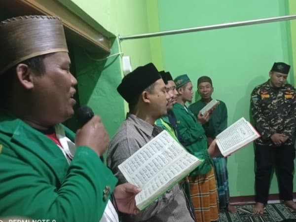 Peringati Maulid, Ansor Banjar Lantunkan Shalawat Barzanji bersama Warga
