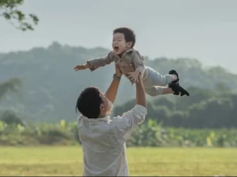 Khutbah Jumat: Pentingnya Peran Ayah dalam Pengasuhan Anak