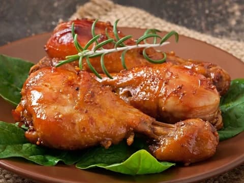 Kasus Ayam Goreng Minyak Babi: Bukan Hanya Soal Agama, Ini tentang Hak Konsumen Kita