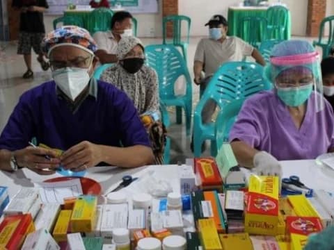 Kolaborasi Omah Singgah Al-Fath dan MWCNU Pondok Aren Layani Kesehatan Warga