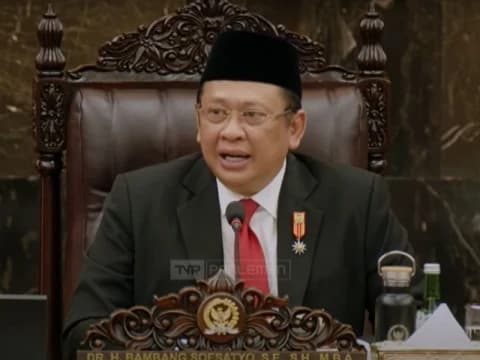 Dalam Forum Resmi Kenegaraan, Ketua MPR Mengeluarkan 12 Pantun