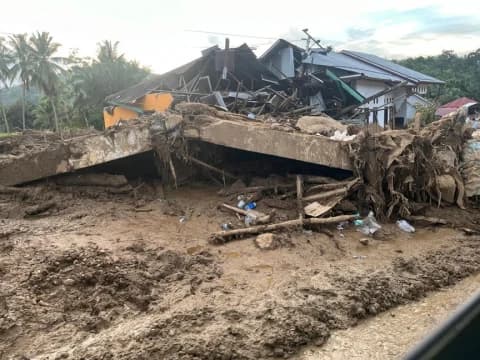 Akar Penyebab Banjir dan Longsor Sumatra: Deforestasi Masif dan Hilangnya Fungsi Hidrologis Kawasan Hulu