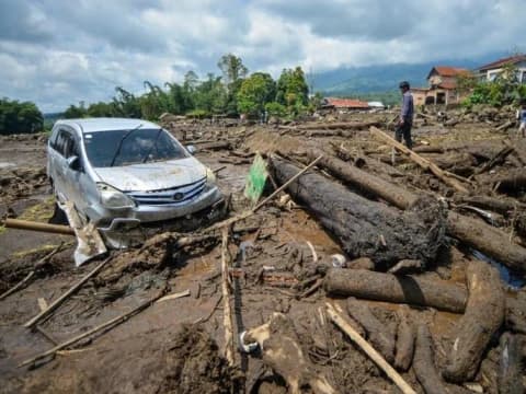 Korban Meninggal Banjir Bandang Sumbar Bertambah Jadi 50 Orang