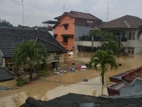 Banjir Parah di Bekasi: 20 Titik Terendam, Air Capai 3 Meter