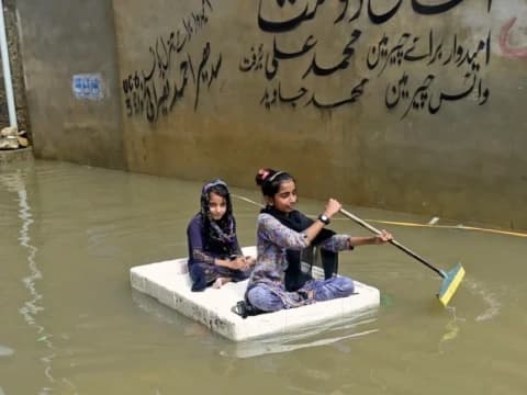 Kesaksian Warga Pakistan Hadapi Banjir Bandang: Sangat Parah, Separuh Negara Terendam