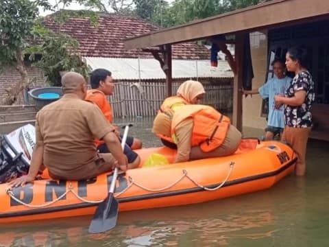 BNPB dan BRIN Lakukan Rekayasa Cuaca, Banjir di Pati Mulai Surut