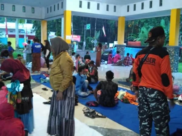 Dua Gedung MWCNU Jadi Posko Pengungsian Korban Letusan Gunung Semeru