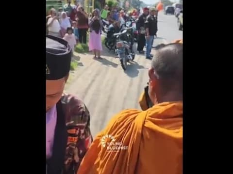 Ketika Banser Kawal 32 Biksu yang Jalan Kaki dari Thailand Menuju Candi Borobudur