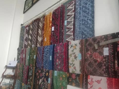 Wujud Akulturasi Antar-Etnis dan Agama dalam Batik Lasem