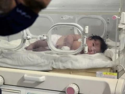 Bayi Baru Lahir Ditemukan Selamat dari Reruntuhan Akibat Gempa Suriah-Turki