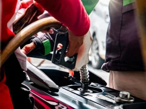 Milenial Tolak Kenaikan Harga BBM