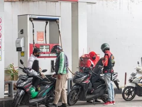 Kenaikan Harga BBM, Iwan Fals dan Galang Rambu Anarki yang Masih Relevan