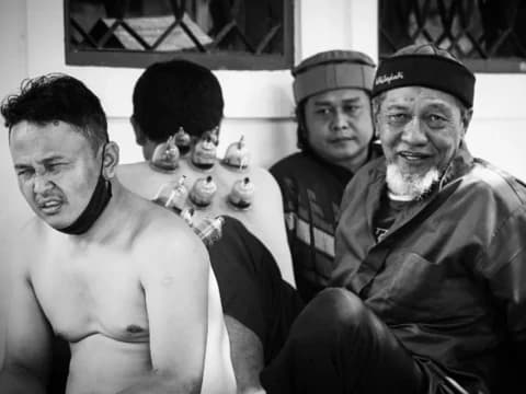 Hadits Bekam antara Syariat dan Tradisi Arab