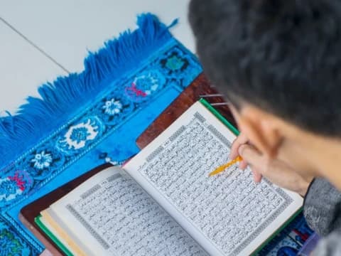 Khutbah Jumat: Kunci Sukses Belajar dari Imam Bukhari