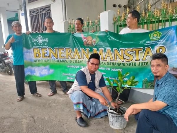 LTMNU Jakarta Gelar Bersih-Bersih Masjid dan Tanam 1 Juta Pohon Jelang Ramadhan 2025