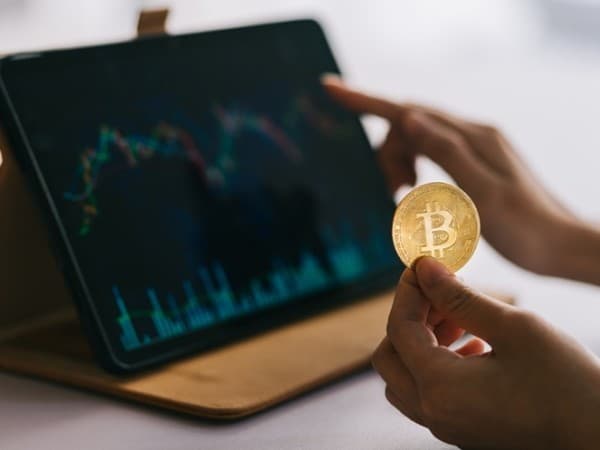 Polemik Aset Kripto Ditinjau dari Hukum Produksi