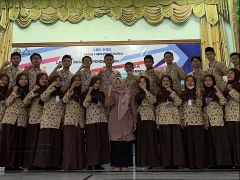 Hanik Fauziah, Menginisiasi Siswa Piawai dalam Bidang Kependudukan