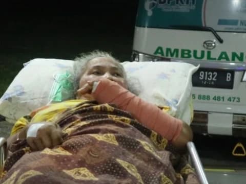 2 Tahun Bu Samilah Patah Tulang, LAZISNU Cilacap Bantu Operasi