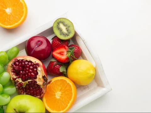 Hukum Memakan Buah yang Ternyata Berulat