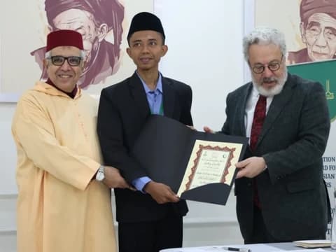 Terpesona Tulis Tangan Guru ke Panggung Kaligrafi Internasional