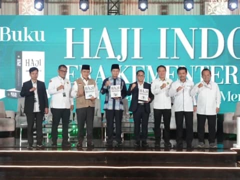 Pamitan, Ditjen PHU Persembahkan Buku Memori 75 Tahun Kemenag Kelola Haji