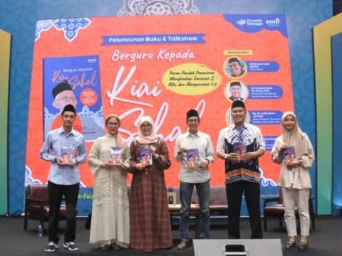 Buku 'Berguru kepada Kiai Sahal' Diluncurkan di Islamic Book Fair 2023