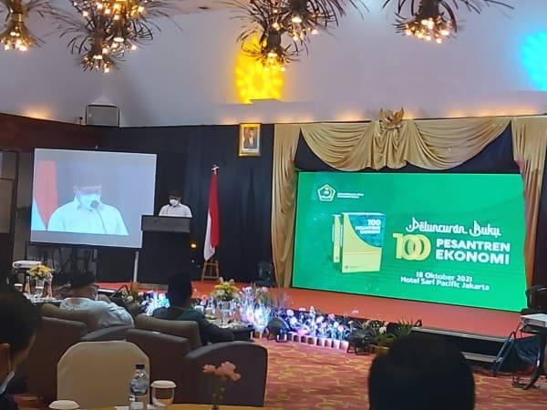 Luncurkan Buku '100 Pesantren Ekonomi', Menag Ingin Pesantren Jadi Penggerak Ekonomi Umat