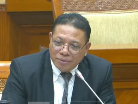 Inosentius Samsul Jalani Fit and Proper Test Calon Hakim MK di Komisi III DPR RI