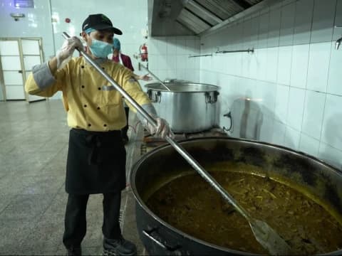 Lebih Dekat dengan Para Chef Jamaah Haji Indonesia