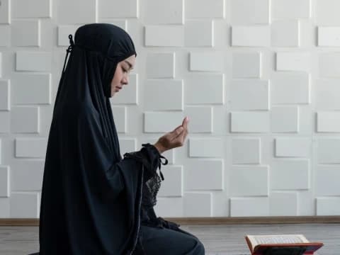 Khutbah Jumat: Tetap Istiqamah Menghidupkan Ibadah Malam