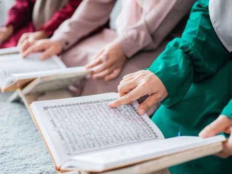 Khutbah Jumat: Menyambut Ramadhan dengan Hati yang Riang