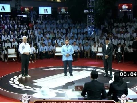 Bagaimana Sikap Media Menghadapi Berbagai Hasil Survei Politik?