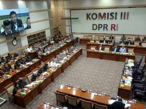 DPR Sebut KUHAP Baru Mulai Berlaku 2 Januari 2026