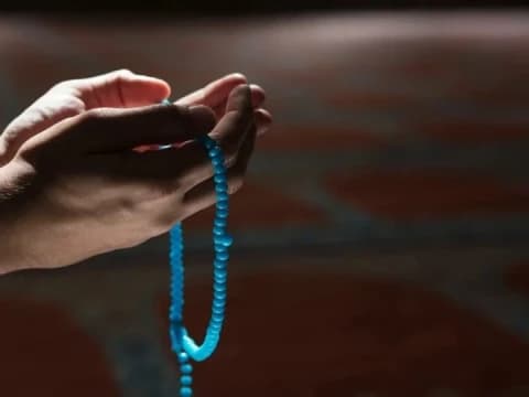 Pentingnya Dzikir di Tengah Kebisingan Dunia Modern: Menemukan Ketenangan Hati di Era Digital