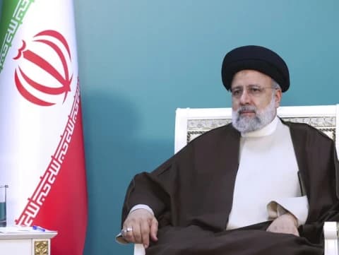 Presiden Iran Ebrahim Raisi dan Rombongan Dilaporkan Meninggal dalam Kecelakaan Helikopter