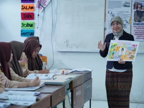 Kisah Inspiratif Endah Priyati, Guru Sejarah yang Gunakan Komik sebagai Media Belajar