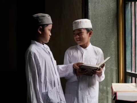 Ragam Adab dan Norma Kesopanan Umat Islam