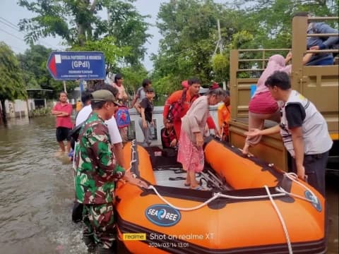 BNPB Lakukan Modifikasi Cuaca Imbas Banjir Rendam 8 Wilayah Jateng