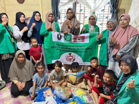 Fatayat NU Aceh Salurkan Bantuan Tanggap Darurat untuk Korban Banjir di Bireuen dan Pidie Jaya