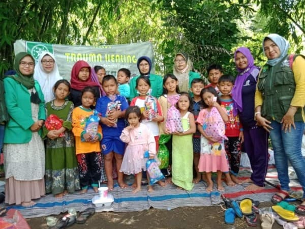 Pendampingan Psikososial Fatayat NU Lumajang Sasar Ibu-Ibu Berperan Ganda