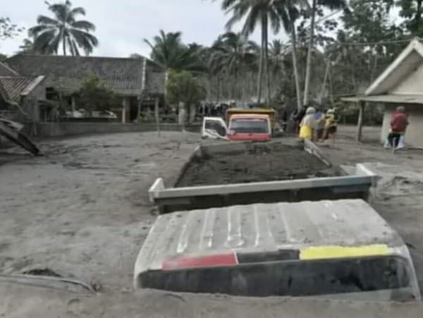 Kabar Terkini Erupsi Gunung Semeru: 14 Meninggal 56 Luka-luka