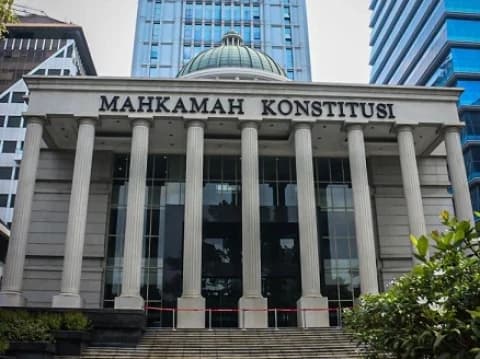 MK Putuskan Batas Usia Minimal Capres-Cawapres Hari Ini, Pasukan TNI-Polri Disiagakan