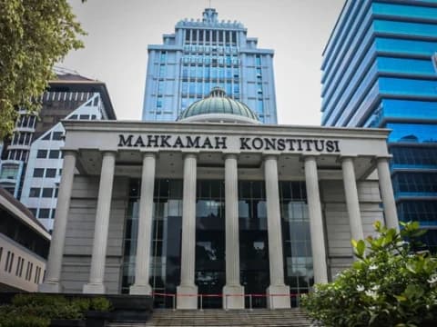 MK Akan Putuskan 15 Perkara Uji Materi: dari Aturan Pajak, Pilkada, hingga UU Sisdiknas