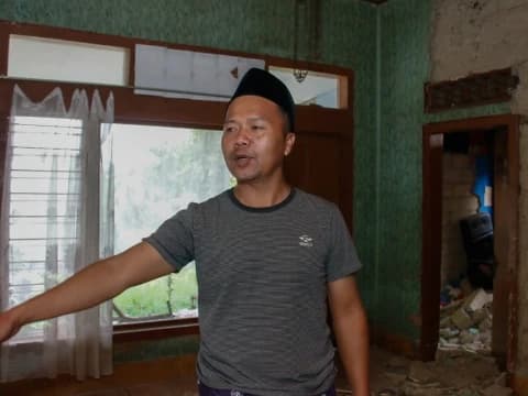 Pengungsi Gempa Cianjur Butuh Tambahan Terpal, Tinggal di Tenda Bersama 40 Orang dari 10 Keluarga